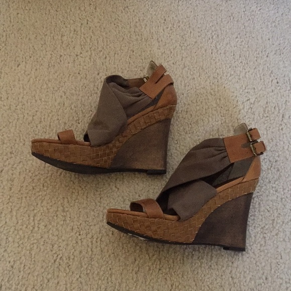 61/2  fabric upper leather sole - Picture 4 of 4